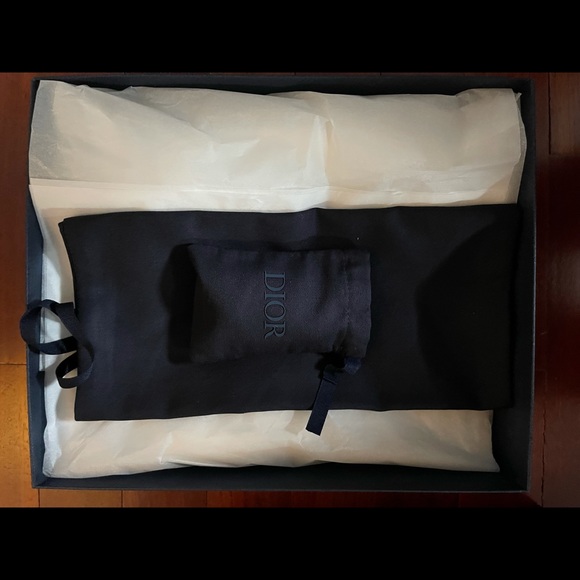 Dior B23 High Top Sneakers - Picture 3 of 6